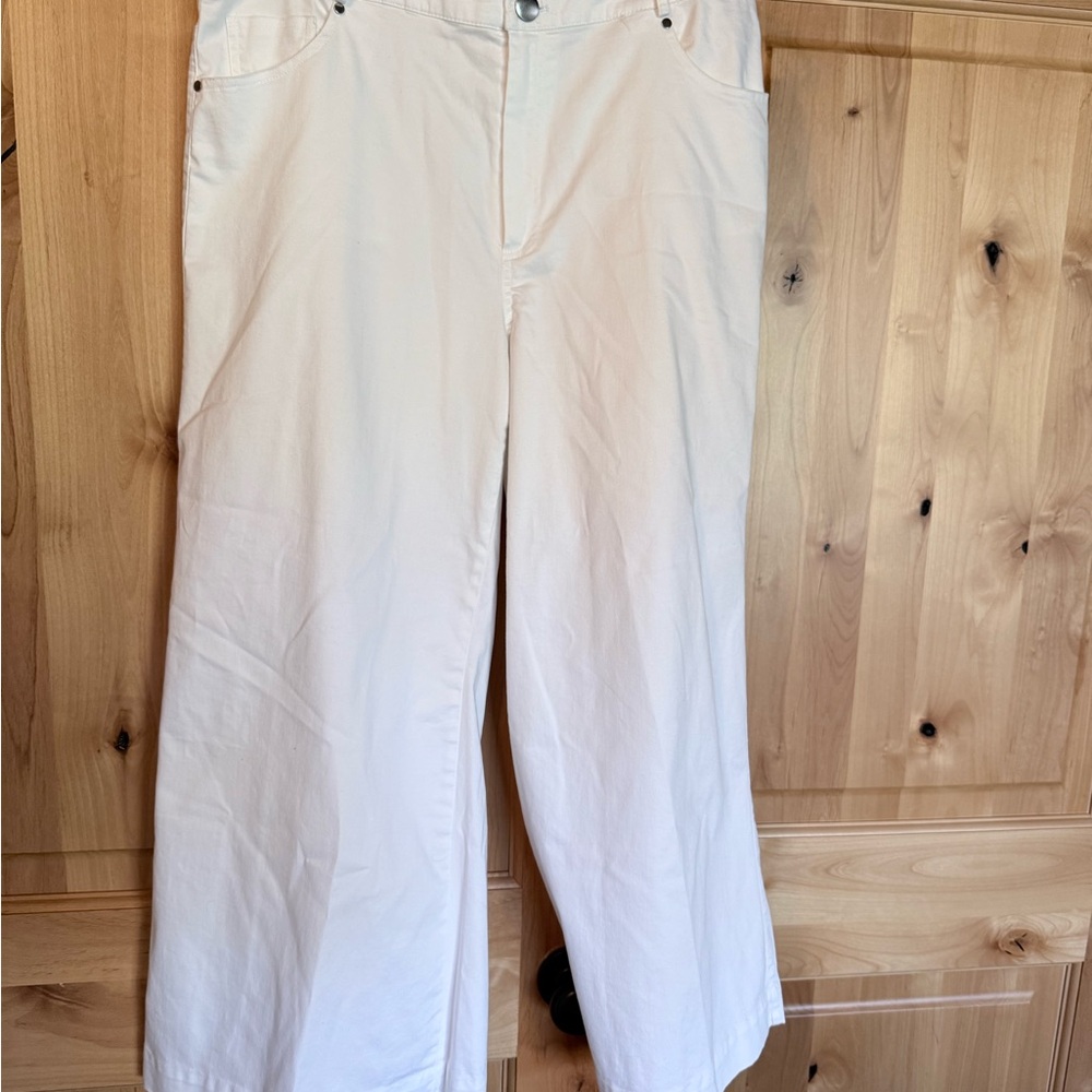 LG White Super Stylish Pants with Stretch ~ Size 14